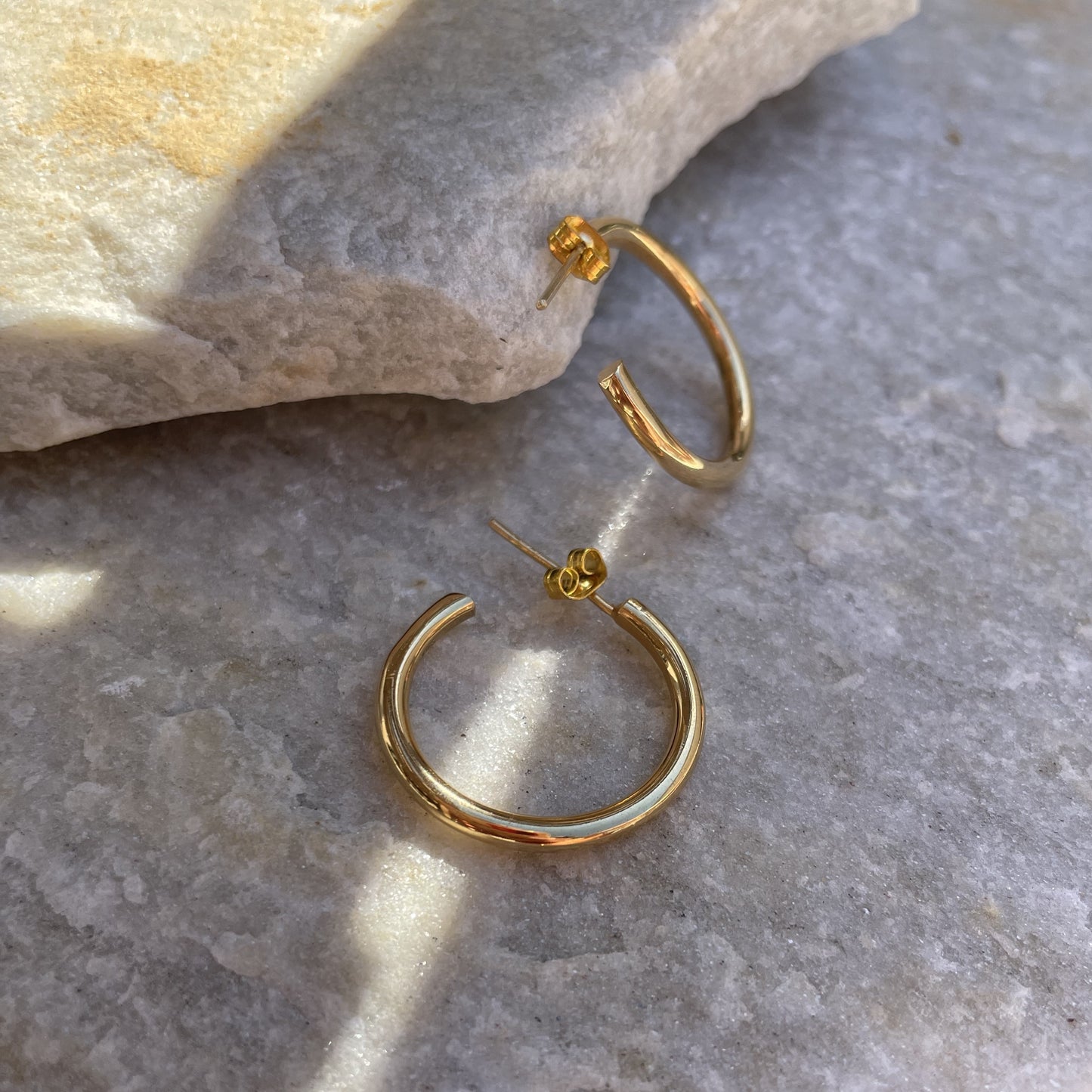 Camilla hoops