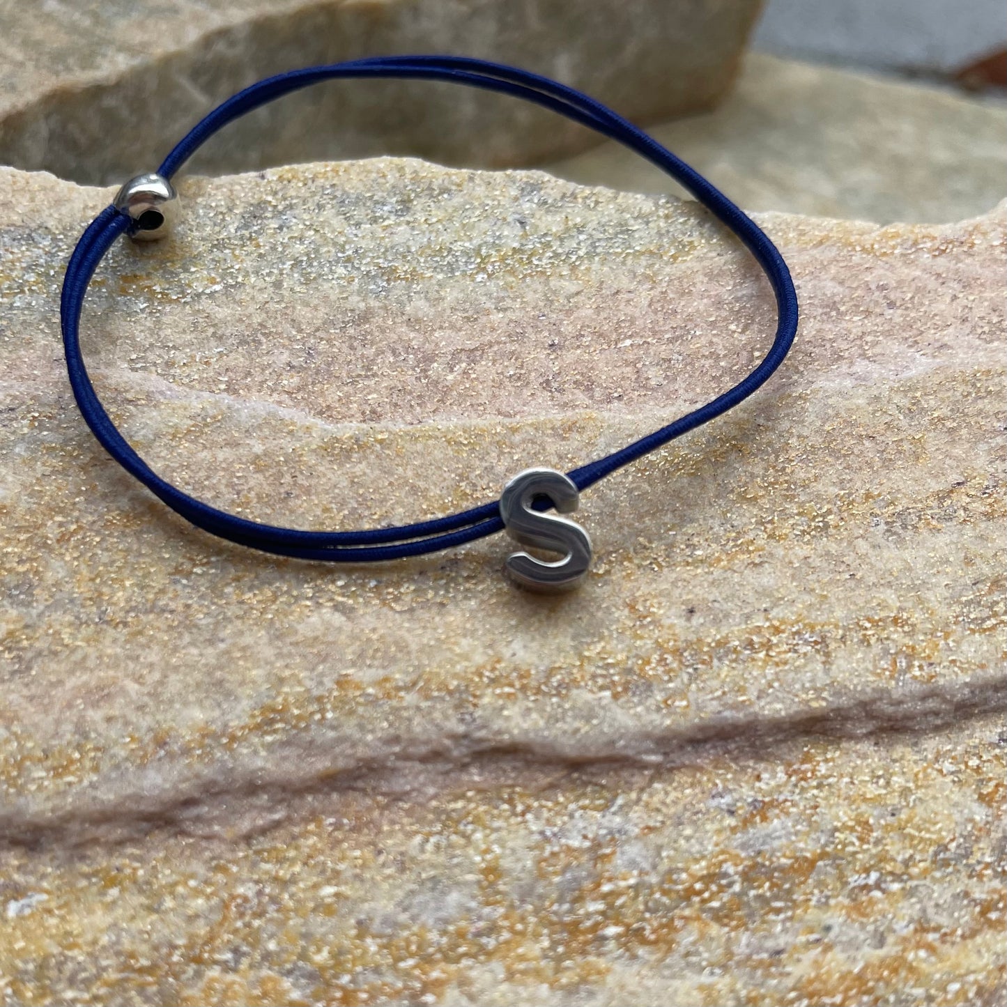 Lettre Armband BLAU/SILBER
