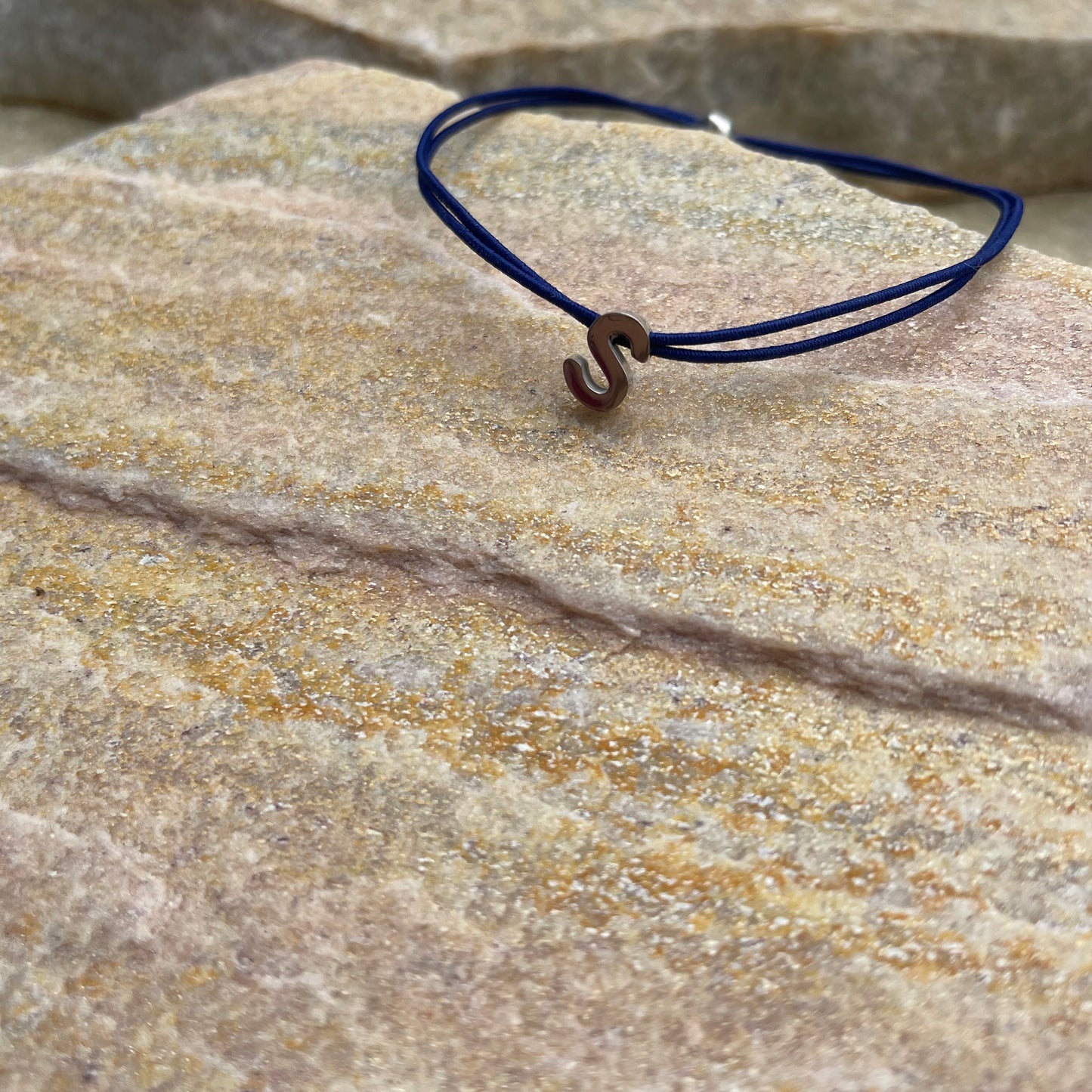 Lettre Armband BLAU/SILBER