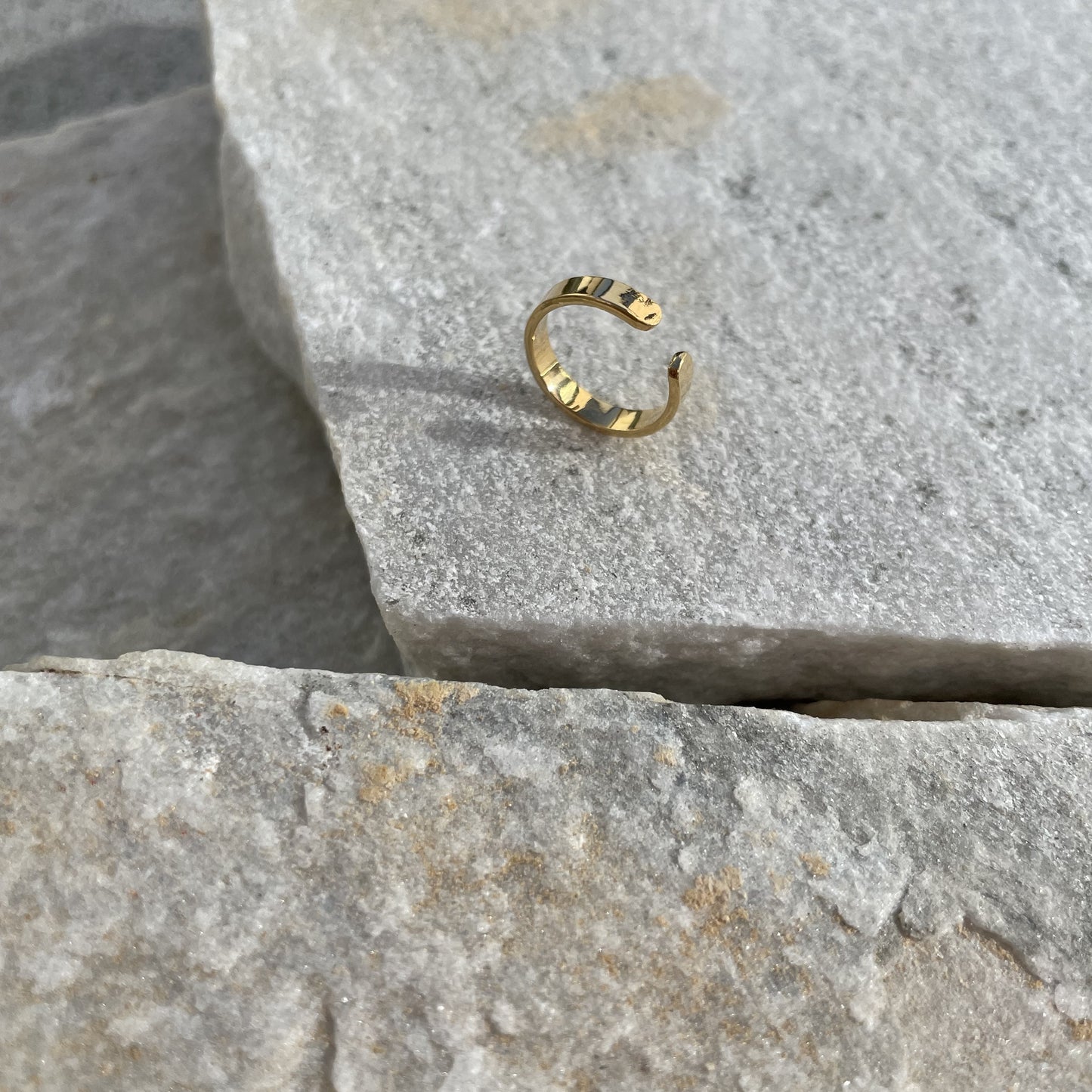 Milo Earcuff glänzend