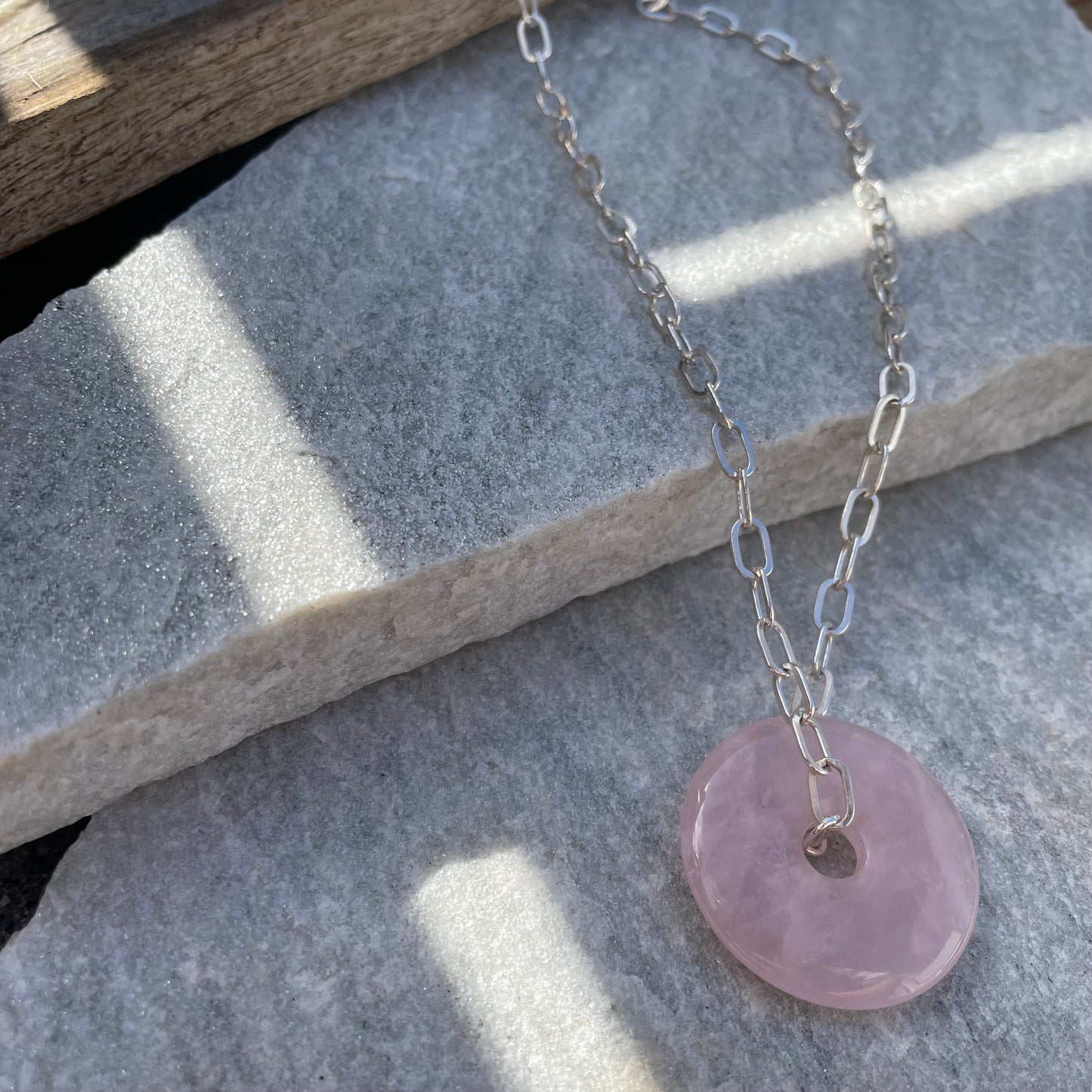 Ruby Halskette mit Rosenquarz Anhänger